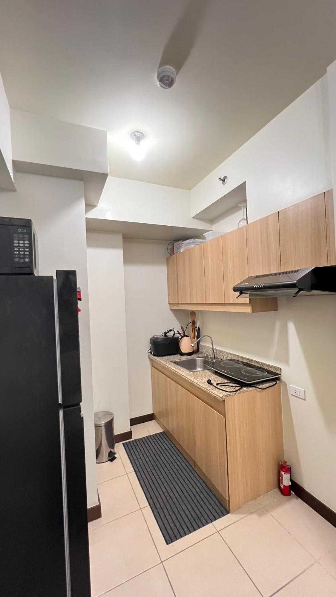 Brixton Place, Weston Tower Manila Exteriör bild