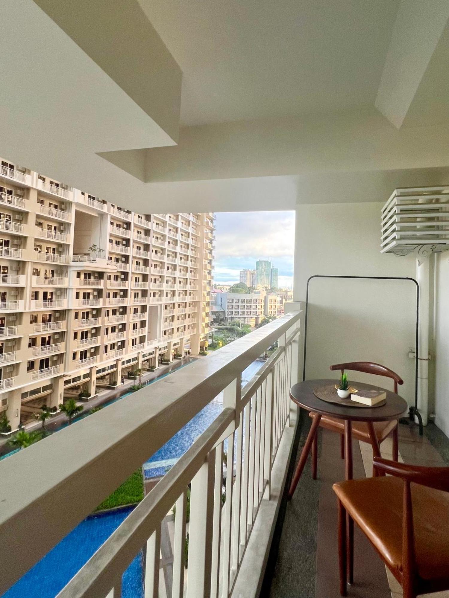 Brixton Place, Weston Tower Manila Exteriör bild